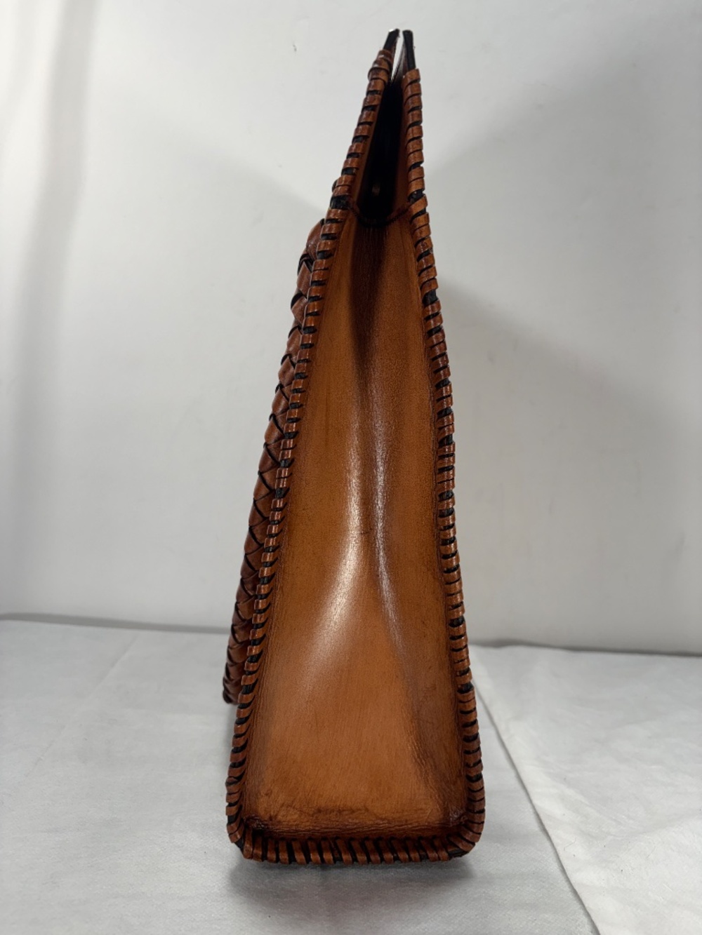 VILENCA HOLLAND-NWT$565.00 HAND TOOLING TOOK 6 WEEKS +HAND LACING+HAND STAINING - Picture 6 of 14